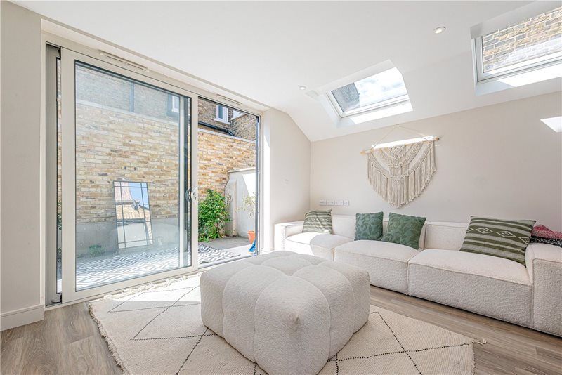 Purves Road, London, NW10