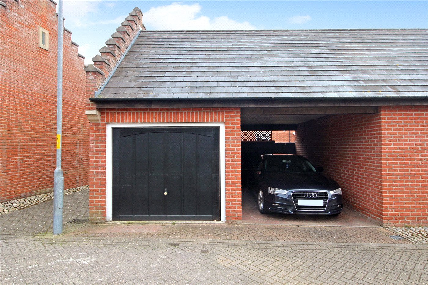 Garage & Carport