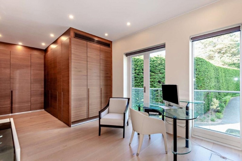 Yaffle Road, St Georges Hill, KT13