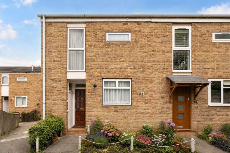 Peterstow Close, London, SW19