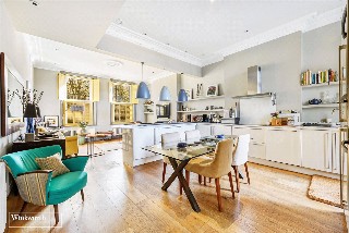 Chiswick High Road, London, W4