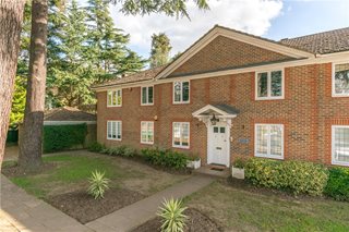 Rosslyn Park, Weybridge, KT13