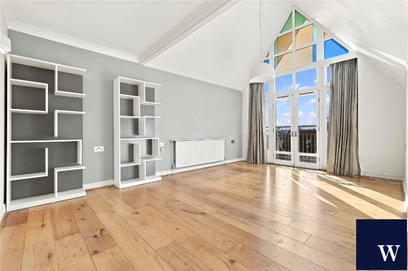 Hamilton Square, Sandringham Gardens, Finchley, London, N12