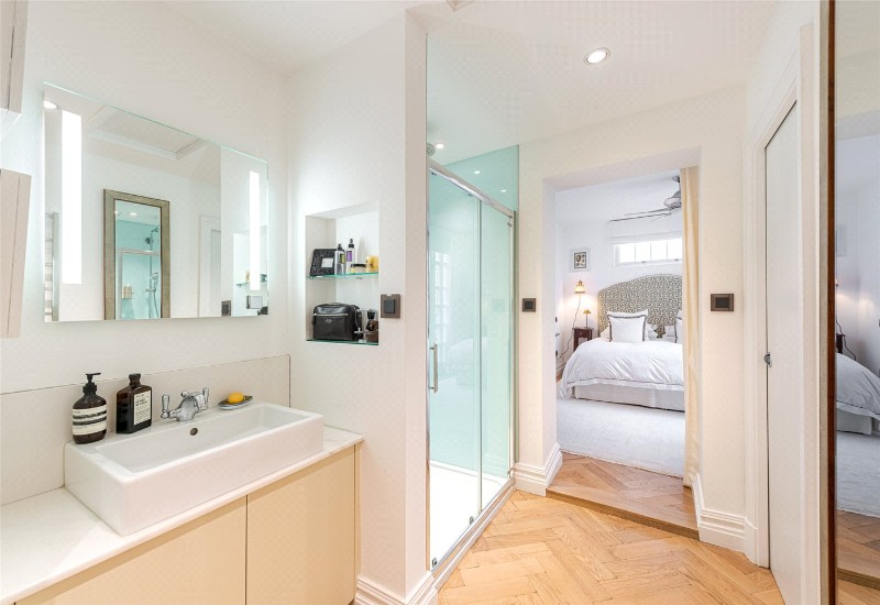 Warwick Square, London, SW1V