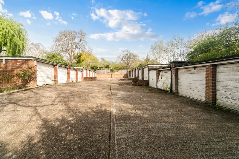 Foxgrove Road, Beckenham, BR3
