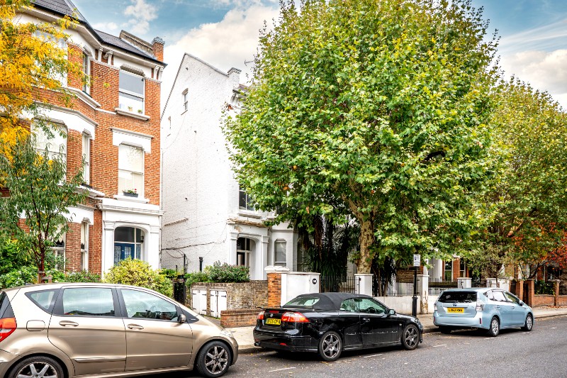 St. Quintin Avenue, London, W10
