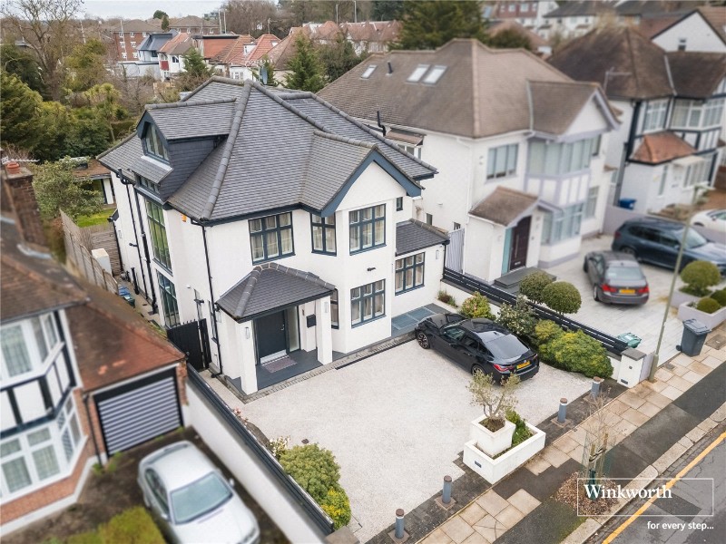 Edgeworth Crescent, London, NW4