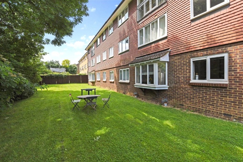 Crowthorne Close, London, SW18