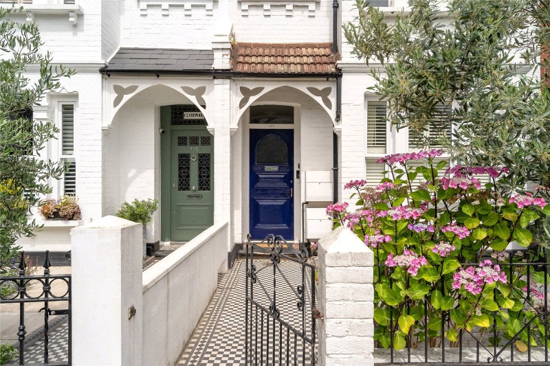 Sternhold Avenue, London, SW2