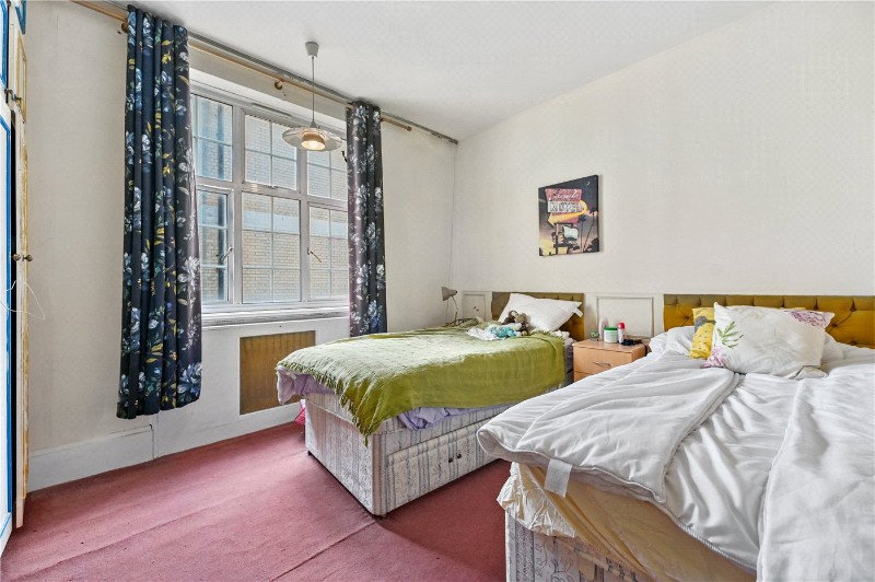 Kensington High Street, Kensington, London, W14