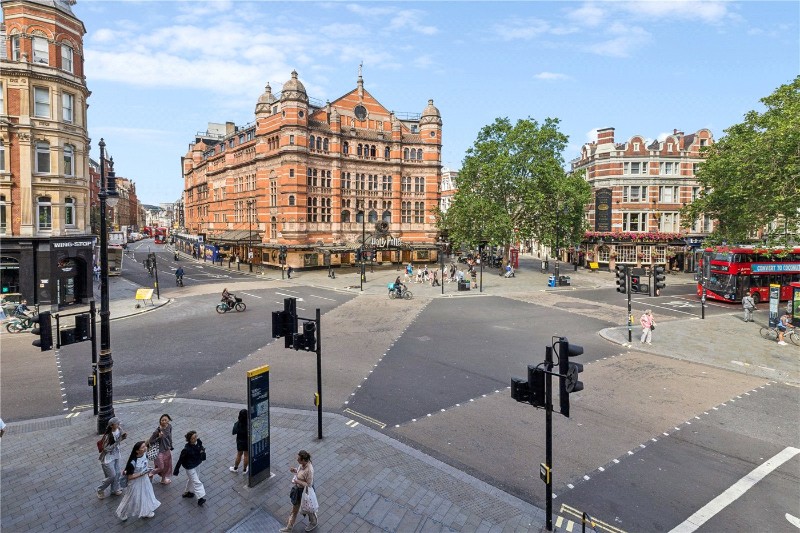 Shaftesbury Avenue, London, WC2H