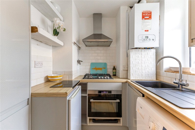 Larkhall Rise, London, SW4