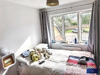 Parry Drive, Weybridge, Surrey, KT13