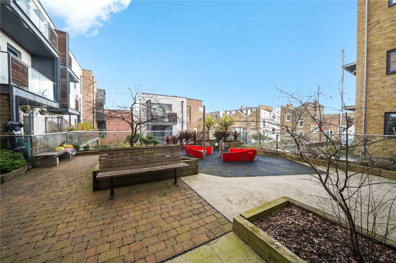 Queens Road, London, SE15