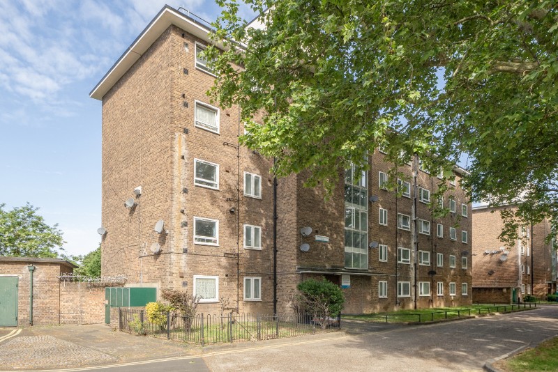 Flat 6, Caversham House, Friary Estate, London, SE15