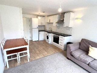 Weydon Lane, Farnham, Surrey, GU9