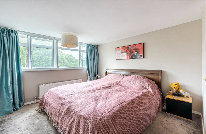 Churchill Gardens, London, SW1V