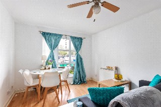 Transom Close, London, SE16