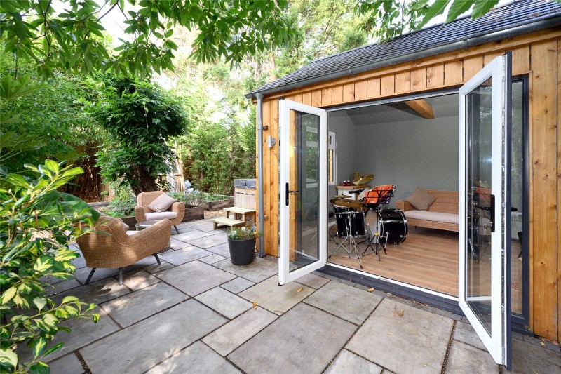 Hurstbourne Avenue, Highcliffe, Dorset, BH23