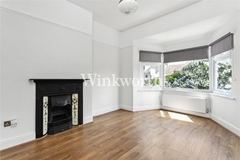 Chimes Avenue, London, N13