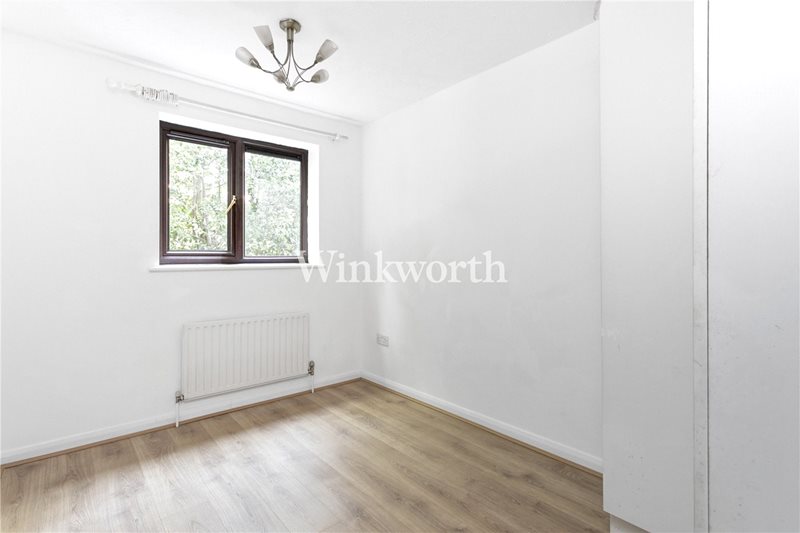 De Bohun Avenue, London, N14