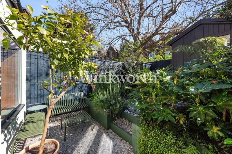 La Rose Lane, London, N15