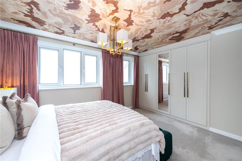 Chatsworth Close, Market Deeping, Peterborough, Lincolnshire, PE6