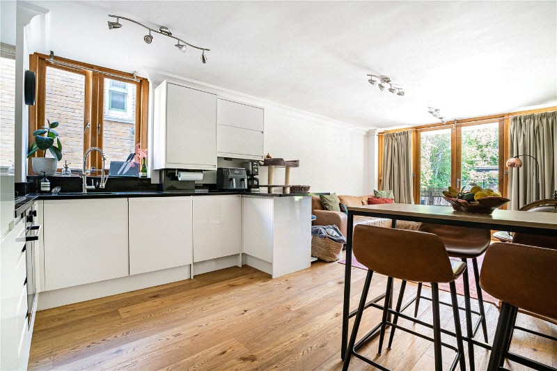 Crescent Road, London, N8