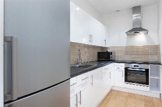 Holmbush Road, London, SW15