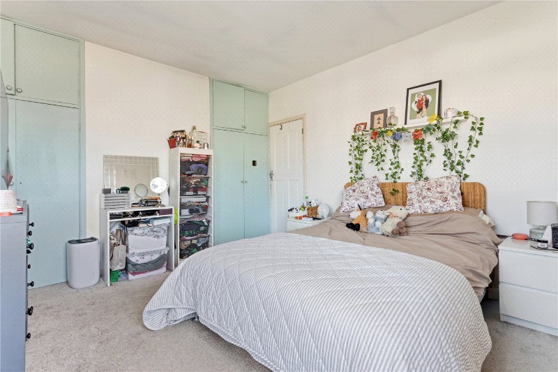 London Road, Mitcham, CR4