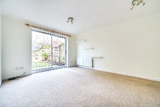 Whitlet Close, Farnham, Surrey, GU9