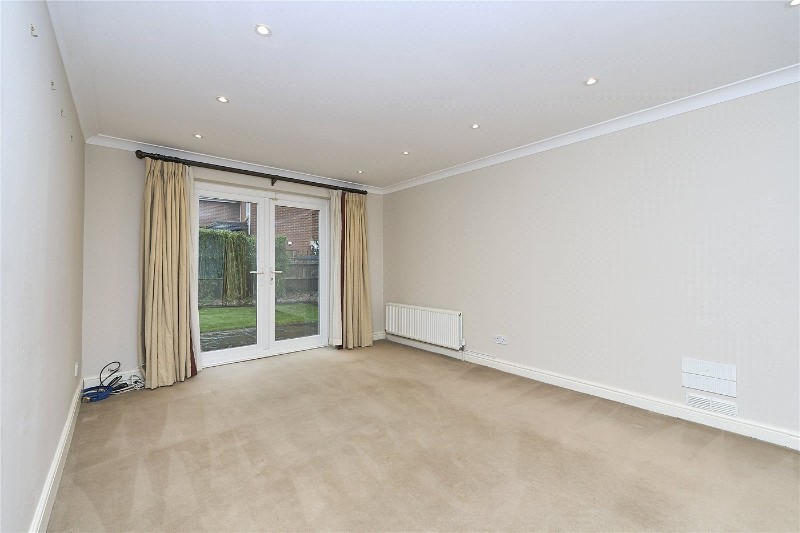 Saint Andrews Gardens, Cobham, Surrey, KT11