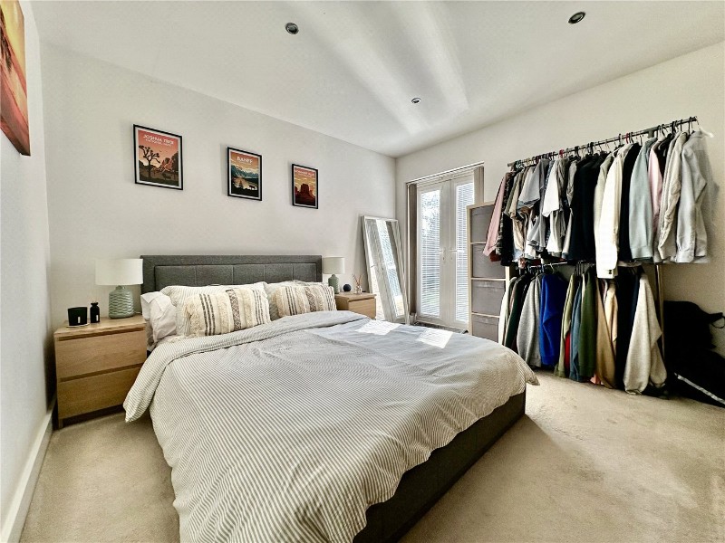 Le Petit Manoir, 70 Lansdowne Road, Bournemouth, Dorset, BH1