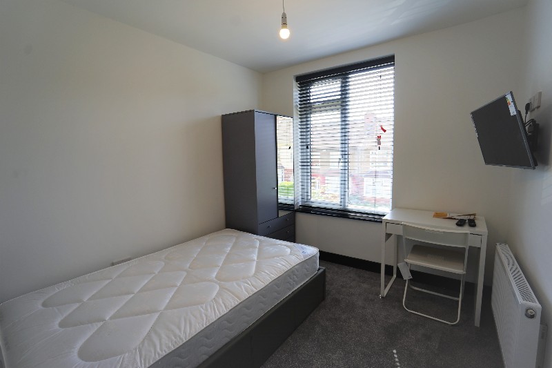 Fifth Avenue, Bristol, BS7