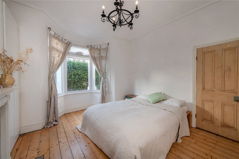 Eynham Road, London, W12