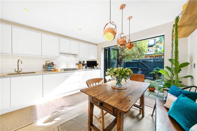 3 bedroom property for sale in Balmoral Court, 40 Merrow Street