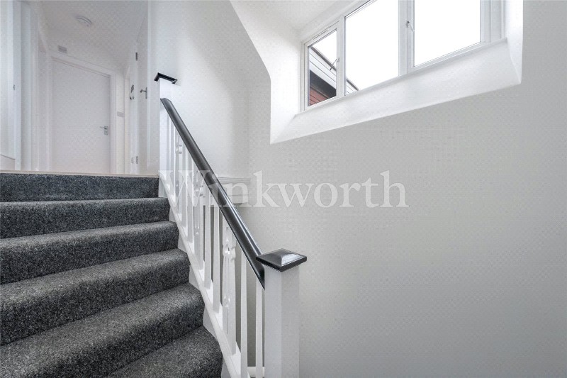 Ravenscroft Avenue, London, NW11