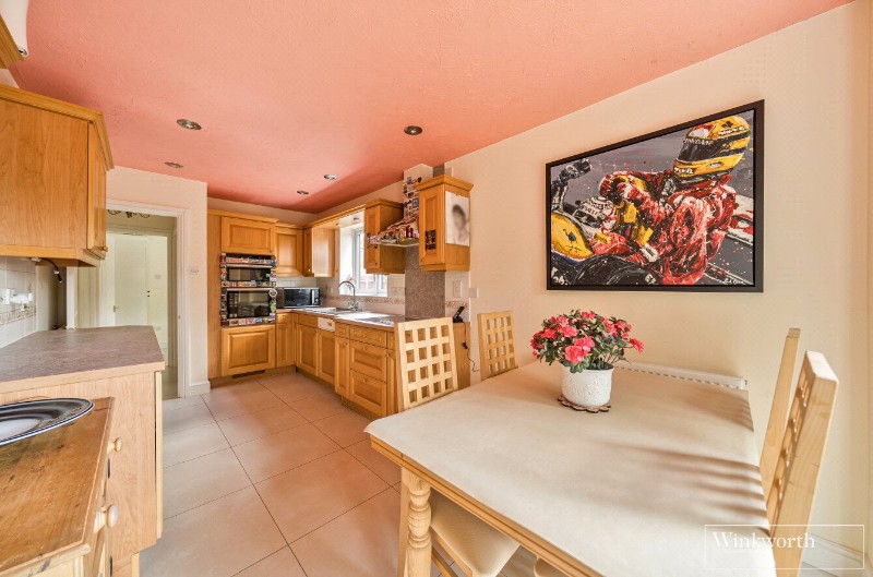 Heywood Drive, Bagshot, Surrey, GU19