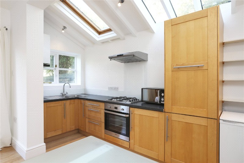 Bloemfontein Avenue, London, W12