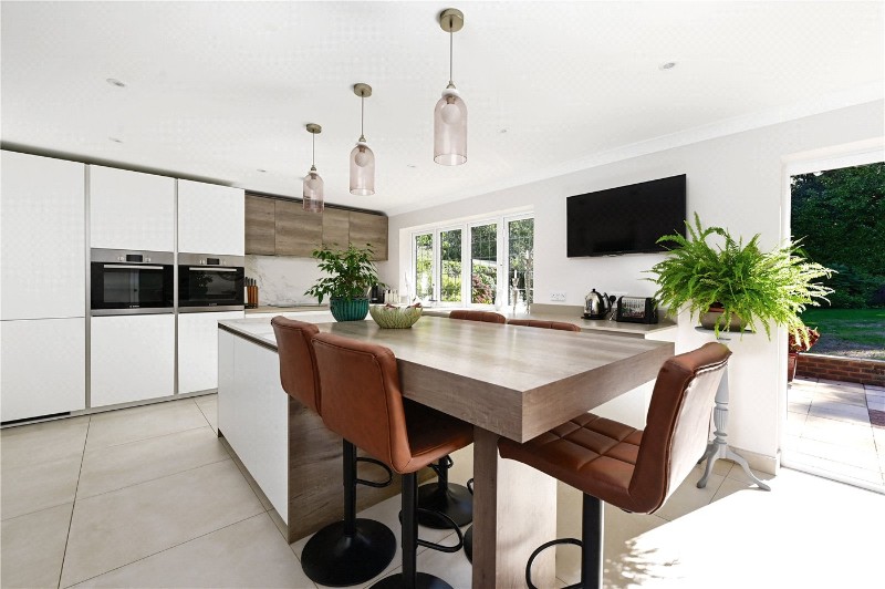 Nine Mile Ride, Finchampstead, Wokingham, Berkshire, RG40