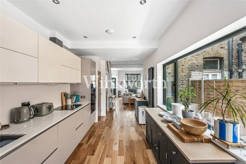 Asplins Road, Tottenham, N17