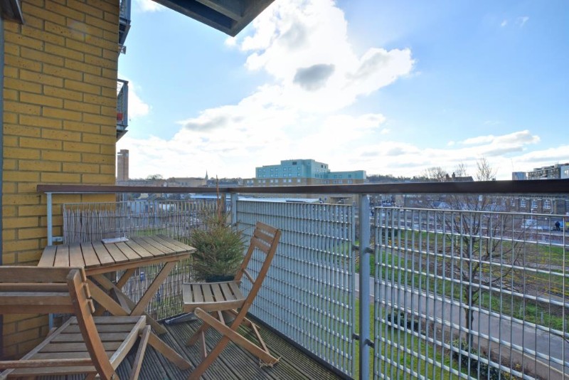 Tarves Way, London, SE10