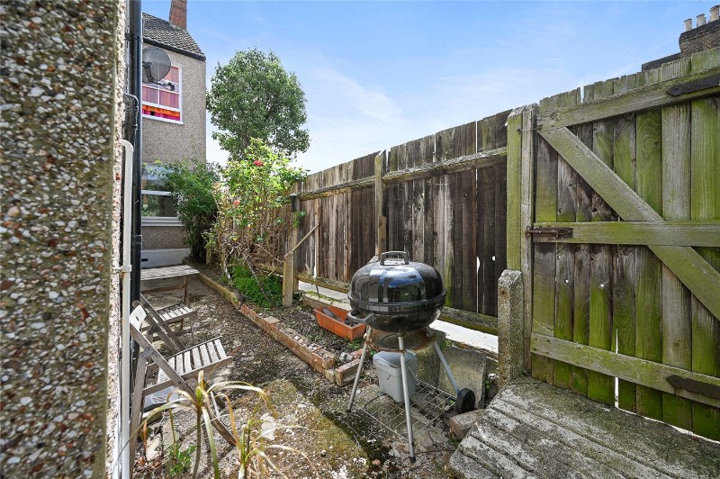 Collingbourne Road, London, W12