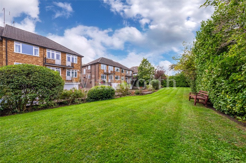 The Mount, 214 Creighton Avenue, London, N2