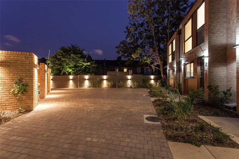 Belz Drive, London, N15