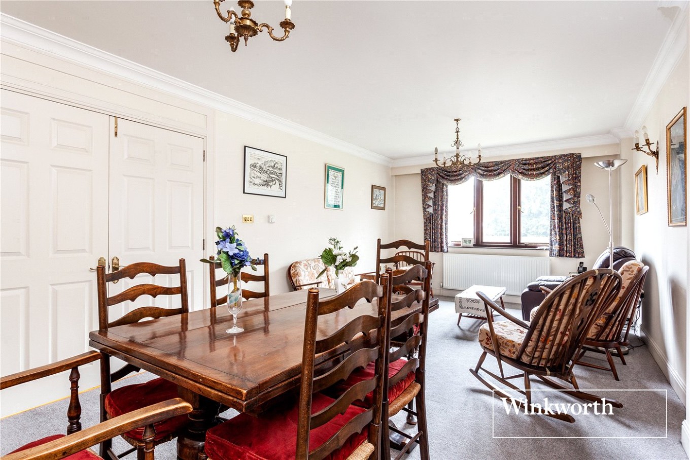 2 bedroom property for sale in Regency House, 269 Regents Park Road