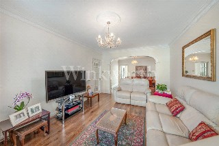 The Vale, London, NW11