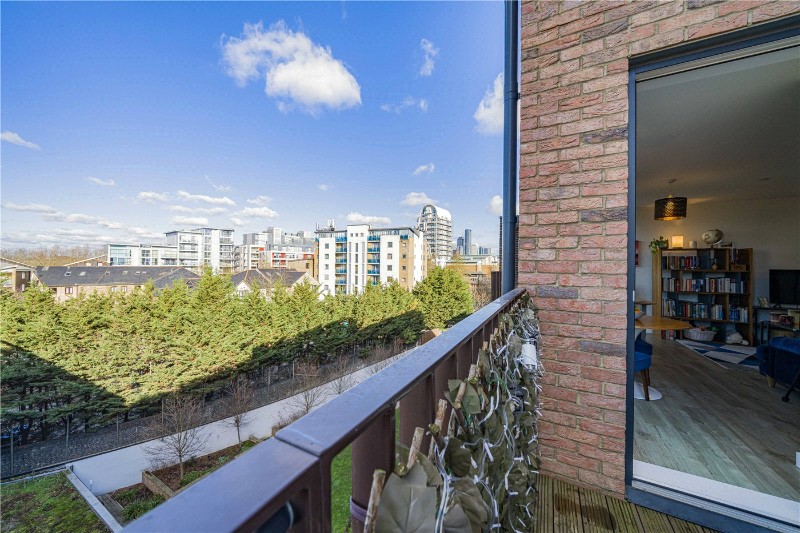 River Rise Close, London, SE8