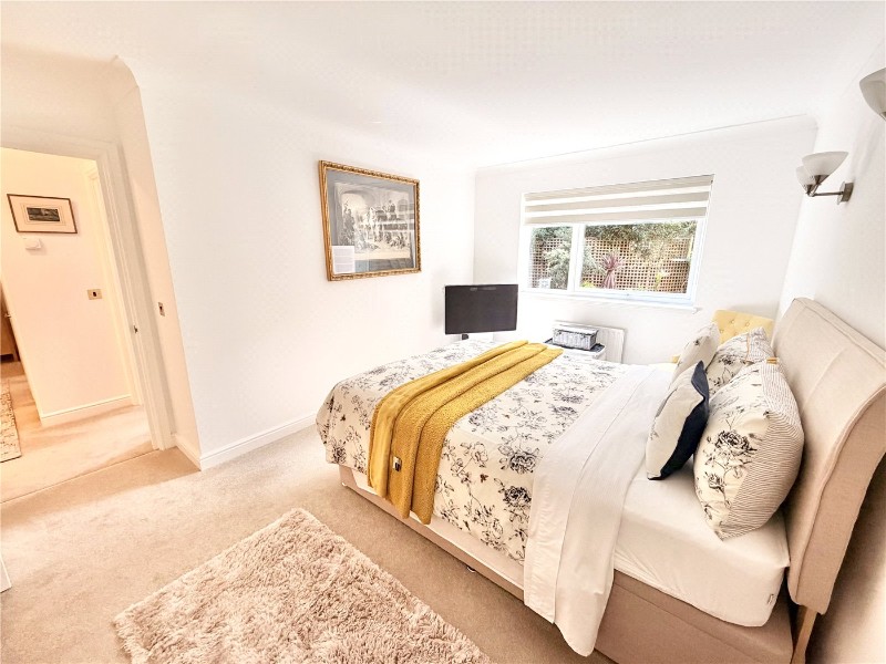 Canford Cliffs Road, Canford Cliffs, Poole, BH13