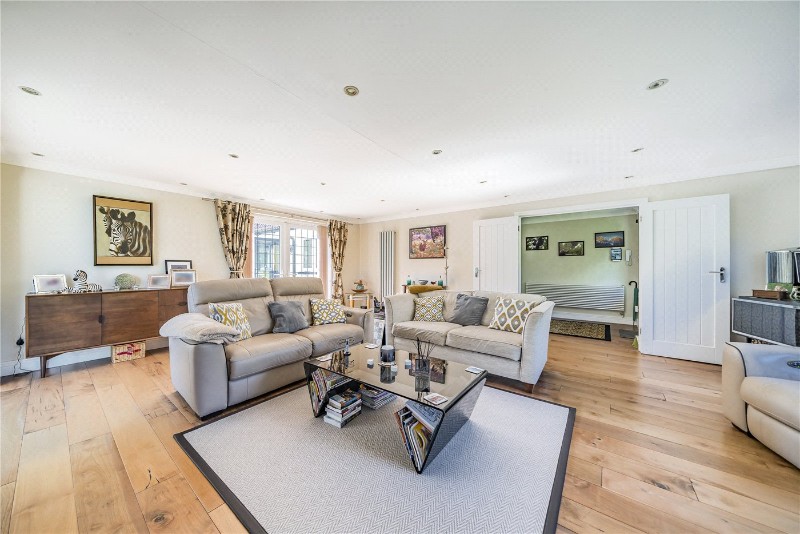 Hale House Lane, Churt, Farnham, Surrey, GU10